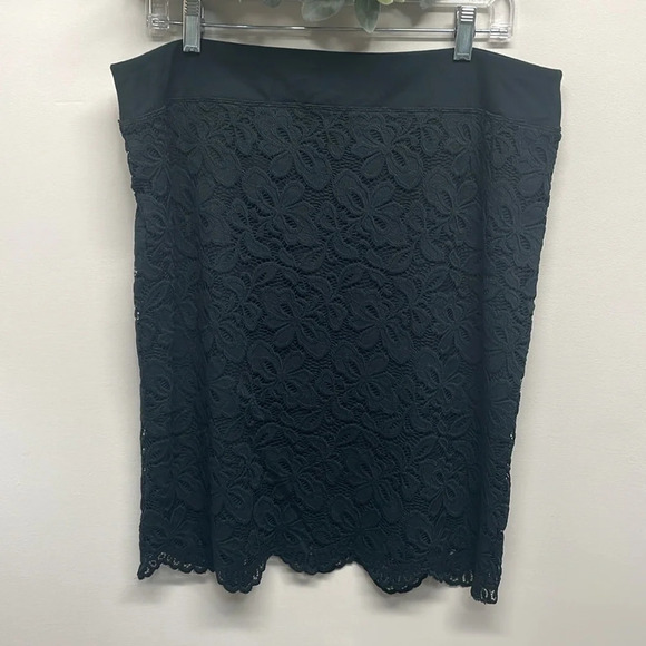 NWOT J. Jill Wearever Collection Black Scalloped Hem Pull On Pencil Skirt L - Picture 2 of 13